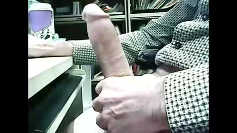 Snapshot of 01quebecboy69 chatting on December 3, 5:01 pm 01quebecboy69 online show from December 3, 5:01 pm