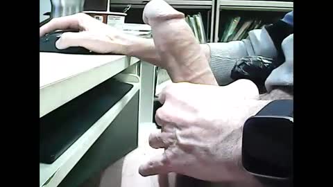 Snapshot of 01quebecboy69 chatting on March 5, 5:39 pm 01quebecboy69 online show from March 5, 5:39 pm