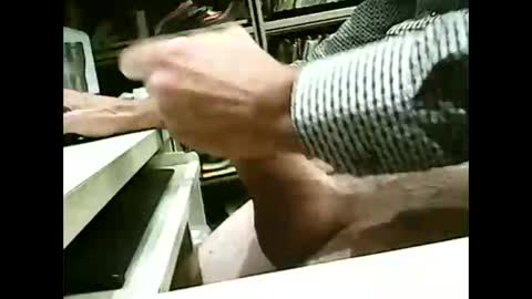 Snapshot of 01quebecboy69 chatting on October 22, 2:21 pm 01quebecboy69 online show from October 22, 2:21 pm