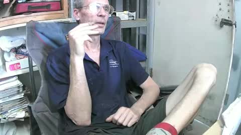 04oldskool online show from December 17, 6:13 am