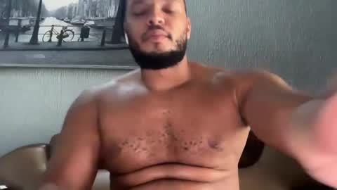 Snapshot of 0_kingsley chatting on December 2, 11:43 am Kingsley online show from December 2, 11:43 am