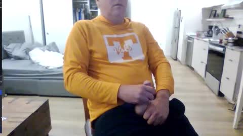 Snapshot of 1029mn chatting on October 26, 5:20 am Takin Profits online show from October 26, 5:20 am