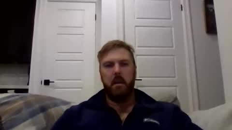 Snapshot of 123holt123 chatting on October 22, 12:35 am 123holt123 online show from October 22, 12:35 am