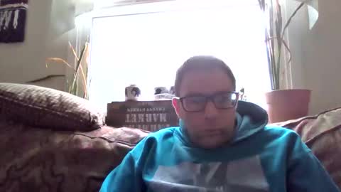 21piolts online show from April 25, 3:42 pm