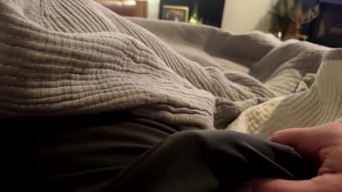 Snapshot of 2centz chatting on December 6, 4:25 am 2centz online show from December 6, 4:25 am