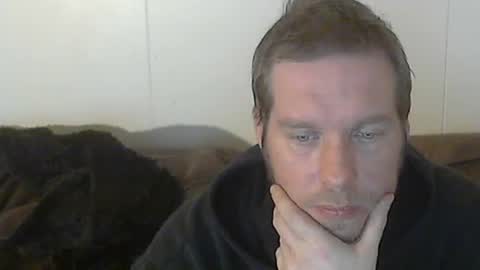 2small4you83 online show from January 4, 10:34 pm