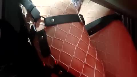 1 online show from October 4, 1:21 am