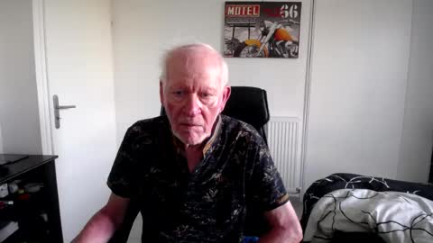73yves online show from June 18, 5:09 am