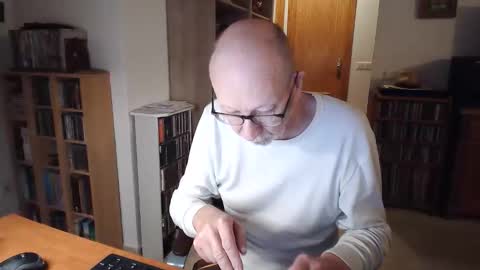  Papi  online show from February 24, 7:03 pm