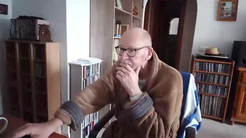  Papi  online show from March 3, 9:39 am