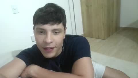 82tomas online show from April 23, 3:11 am