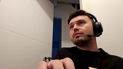 8inchdude93 online show from November 11, 9:58 am