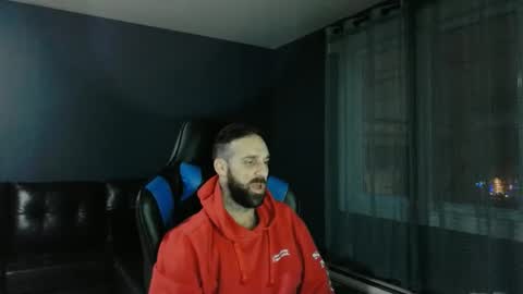 Snapshot of 8james5 chatting on December 5, 9:39 pm 8james5 online show from December 5, 9:39 pm