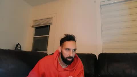 Snapshot of 8james5 chatting on October 31, 1:40 am 8james5 online show from October 31, 1:40 am