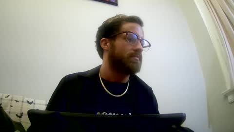 Snapshot of 90210screamer chatting on December 12, 4:15 am 90210screamer online show from December 12, 4:15 am