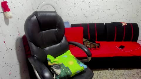 Snapshot of _ace_ventura chatting on December 6, 4:25 am     ----       online show from December 6, 4:25 am