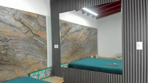 Snapshot of _axel_09 chatting on October 9, 5:12 am _axel_09 online show from October 9, 5:12 am