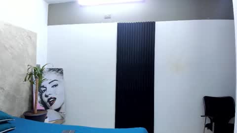 Snapshot of _axel_09 chatting on October 1, 3:43 am _axel_09 online show from October 1, 3:43 am