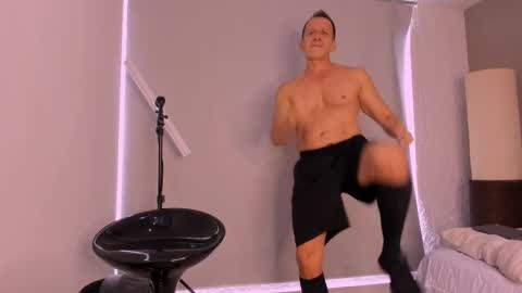 _axelking_ online show from October 11, 12:09 pm