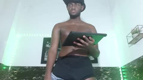 Snapshot of _black_stallion chatting on September 24, 3:28 am Andrew online show from September 24, 3:28 am