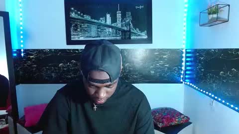 Snapshot of _black_stallion chatting on October 3, 3:44 am Andrew online show from October 3, 3:44 am