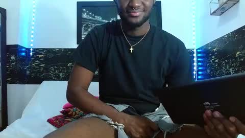 Snapshot of _black_stallion chatting on October 2, 3:43 am Andrew online show from October 2, 3:43 am