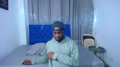 Snapshot of _black_stallion chatting on September 30, 3:23 am Andrew online show from September 30, 3:23 am