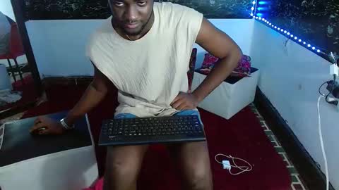 Snapshot of _black_stallion chatting on October 4, 3:44 am Andrew online show from October 4, 3:44 am