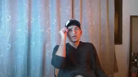 Snapshot of _daphne_gray chatting on October 17, 2:04 am logan online show from October 17, 2:04 am