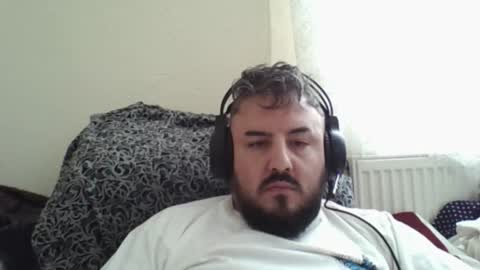 Snapshot of _hasanhz_ chatting on September 24, 7:18 am  hasanhz.  online show from September 24, 7:18 am