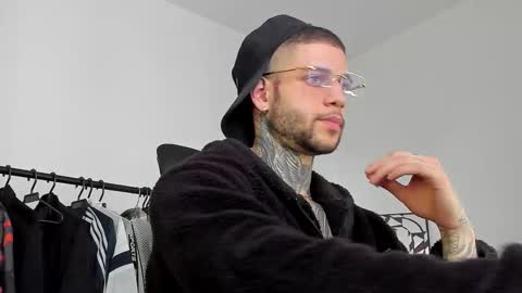 jeison online show from October 8, 7:40 pm