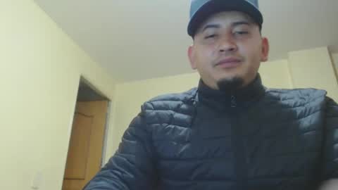 Snapshot of _jordanxxiii chatting on December 11, 9:32 am jordan online show from December 11, 9:32 am