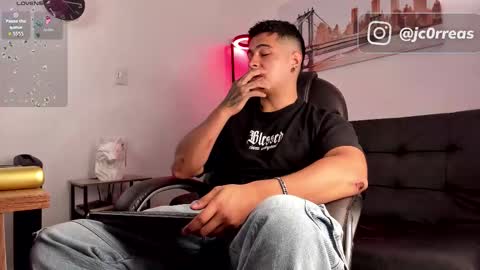 _juanes__ online show from November 26, 8:45 pm