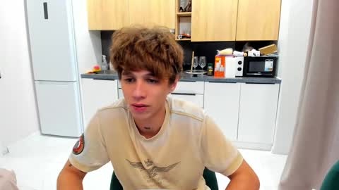 Snapshot of _kurt chatting on September 17, 3:57 pm Kurt online show from September 17, 3:57 pm