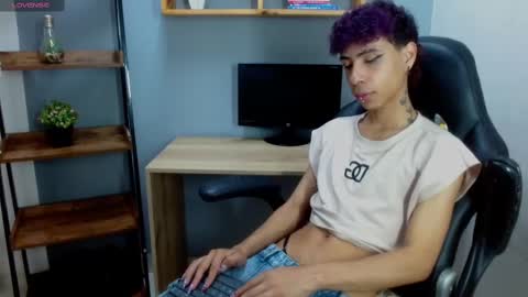  L E M M O N  online show from February 20, 9:42 pm