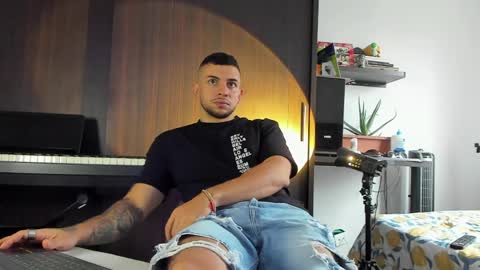 logan online show from April 5, 9:22 pm