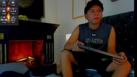 _maximo_1 online show from June 18, 12:54 pm