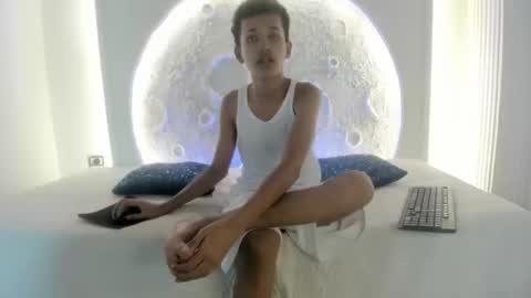 Noah online show from September 16, 8:31 pm