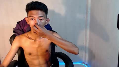 _rellvanxx online show from March 1, 11:48 pm