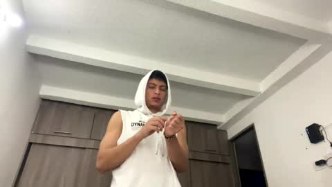 Juan Pablo-independent model online show from March 20, 6:39 am