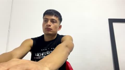 Juan Pablo-independent model online show from November 25, 5:20 am