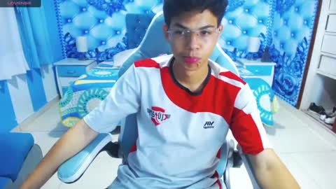 Liam scott  online show from February 7, 1:47 am