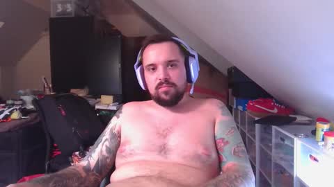 _smiley_bear27 online show from October 9, 9:36 am