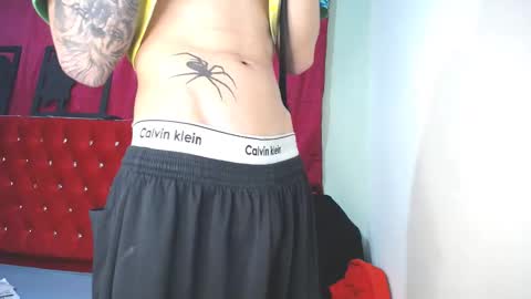 Snapshot of _thomas_hot_ chatting on February 12, 8:50 pm Thomas online show from February 12, 8:50 pm