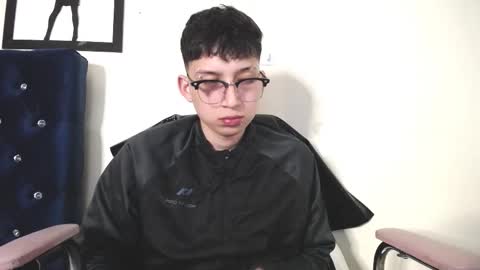 Snapshot of _thomas_hot_ chatting on September 19, 4:24 am Thomas online show from September 19, 4:24 am