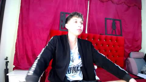 Snapshot of _thomas_hot_ chatting on March 7, 1:53 am Thomas online show from March 7, 1:53 am