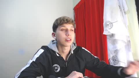 Snapshot of _thomas_hot_ chatting on January 20, 5:59 pm Thomas online show from January 20, 5:59 pm