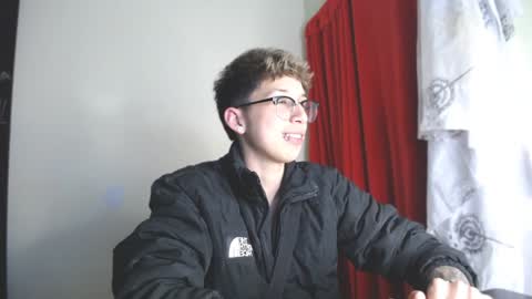 Snapshot of _thomas_hot_ chatting on January 15, 12:04 pm Thomas online show from January 15, 12:04 pm