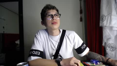 Snapshot of _thomas_hot_ chatting on December 25, 8:28 pm Thomas online show from December 25, 8:28 pm