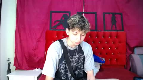 Snapshot of _thomas_hot_ chatting on February 23, 3:18 am Thomas online show from February 23, 3:18 am